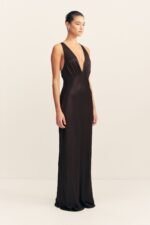 LA LUNE PLUNGED CROSS BACK MAXI DRESS - BLACK - Image 3
