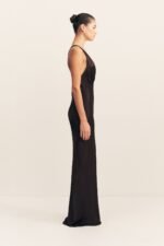 LA LUNE PLUNGED CROSS BACK MAXI DRESS - BLACK - Image 4