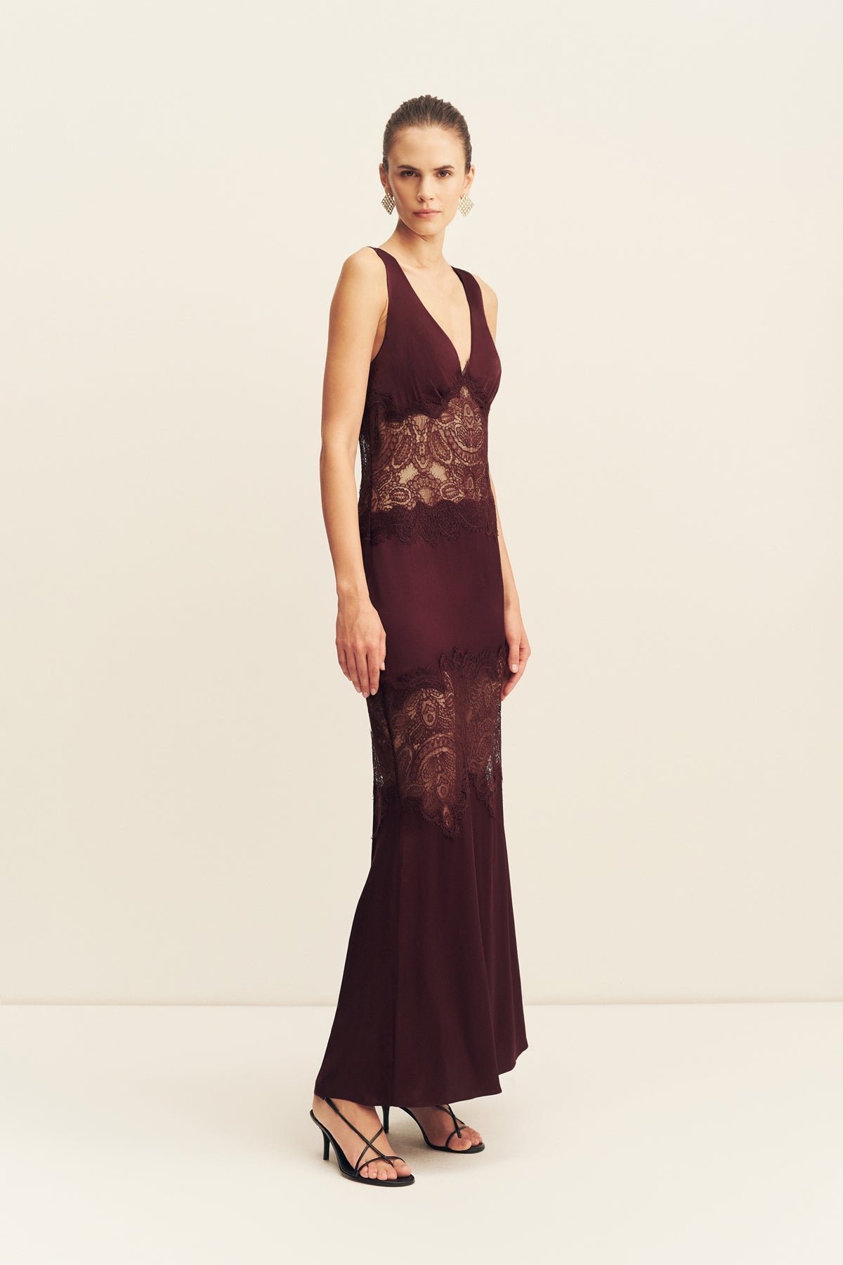 JAMILA LACE PLUNGED PANELLED MAXI DRESS - WINE TASTING - Image 4