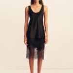 SAVANNA SCOOP NECK TOP - BLACK