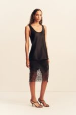 SAVANNA SCOOP NECK TOP - BLACK - Image 3