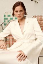 LA LUNE FLARED SLEEVE BELTED BLAZER - CREAM - Image 6